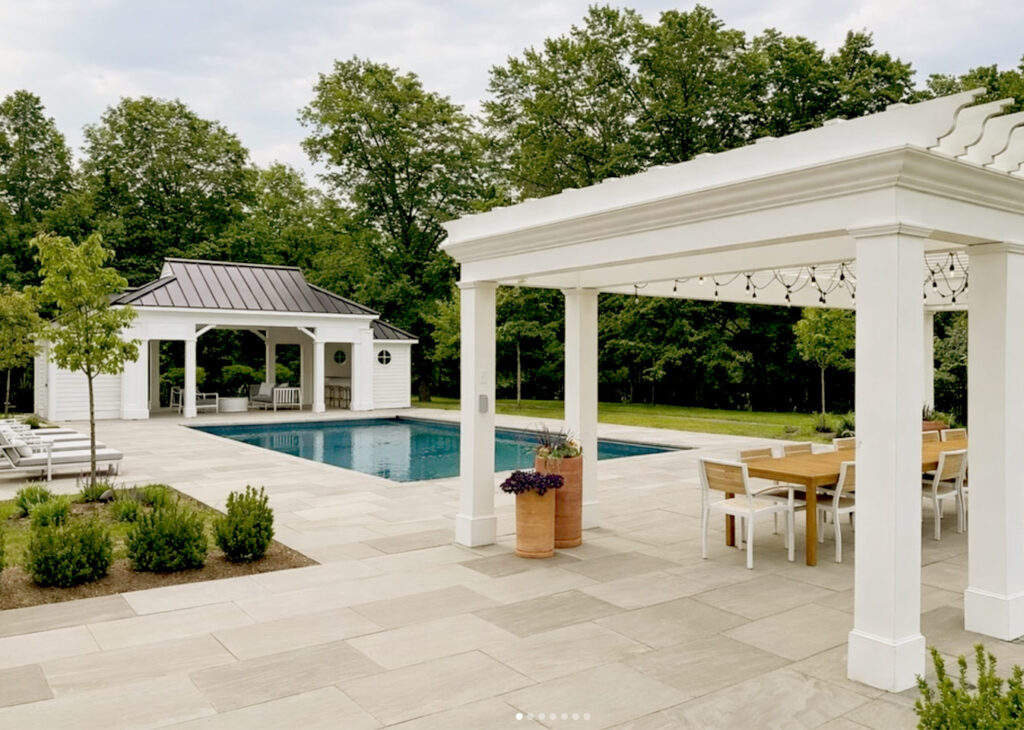 pool with lounge